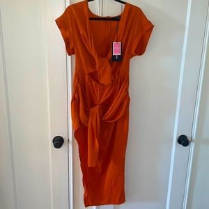 New and unworn drappy dress